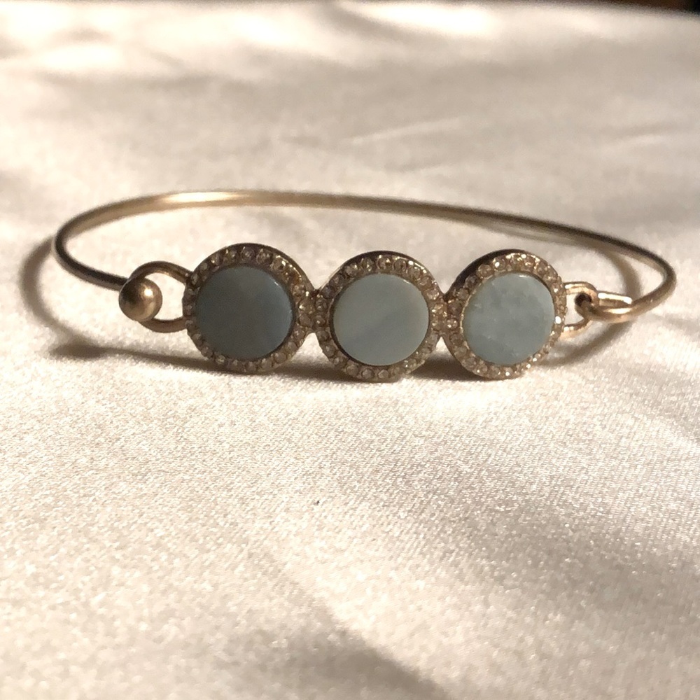 Goldtone and green jade type stone with rhinestone trim bangle bracelet